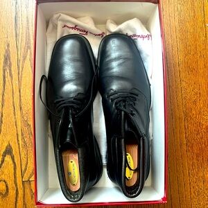 Salvatore Ferragamo mid high Greco. Size 9